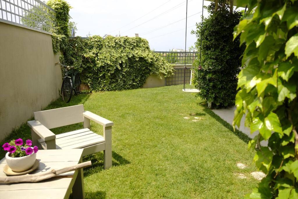 Apartment With Garden In Thessaloniki. Екстер'єр фото
